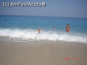 [P29] distractie mare laMilos Beach cand sunt valuri - nu prea mari » foto by Denisa13
 - 
<span class="allrVoted glyphicon glyphicon-heart hidden" id="av896022"></span>
<a class="m-l-10 hidden" id="sv896022" onclick="voting_Foto_DelVot(,896022,3173)" role="button">șterge vot <span class="glyphicon glyphicon-remove"></span></a>
<a id="v9896022" class=" c-red"  onclick="voting_Foto_SetVot(896022)" role="button"><span class="glyphicon glyphicon-heart-empty"></span> <b>LIKE</b> = Votează poza</a> <img class="hidden"  id="f896022W9" src="/imagini/loader.gif" border="0" /><span class="AjErrMes hidden" id="e896022ErM"></span>