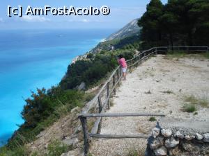 [P23] balconul -punct observator din fata tavernei Oasis, este aproape de plaja Porto Katsiki » foto by adryana
 - 
<span class="allrVoted glyphicon glyphicon-heart hidden" id="av1091116"></span>
<a class="m-l-10 hidden" id="sv1091116" onclick="voting_Foto_DelVot(,1091116,3173)" role="button">șterge vot <span class="glyphicon glyphicon-remove"></span></a>
<a id="v91091116" class=" c-red"  onclick="voting_Foto_SetVot(1091116)" role="button"><span class="glyphicon glyphicon-heart-empty"></span> <b>LIKE</b> = Votează poza</a> <img class="hidden"  id="f1091116W9" src="/imagini/loader.gif" border="0" /><span class="AjErrMes hidden" id="e1091116ErM"></span>