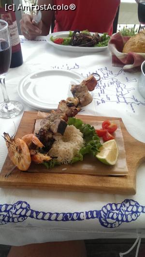 [P16] Souvlaki cu fructe de mare (5 euro portia)  » foto by hopyk
 - 
<span class="allrVoted glyphicon glyphicon-heart hidden" id="av824713"></span>
<a class="m-l-10 hidden" id="sv824713" onclick="voting_Foto_DelVot(,824713,3173)" role="button">șterge vot <span class="glyphicon glyphicon-remove"></span></a>
<a id="v9824713" class=" c-red"  onclick="voting_Foto_SetVot(824713)" role="button"><span class="glyphicon glyphicon-heart-empty"></span> <b>LIKE</b> = Votează poza</a> <img class="hidden"  id="f824713W9" src="/imagini/loader.gif" border="0" /><span class="AjErrMes hidden" id="e824713ErM"></span>