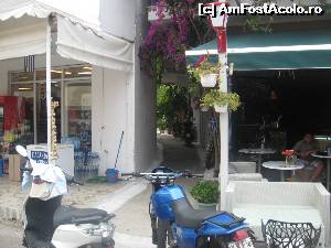 [P03] Gangul de acces spre vila Margarita, situat intre o terasa si un mini-market » foto by dorgo
 - 
<span class="allrVoted glyphicon glyphicon-heart hidden" id="av519752"></span>
<a class="m-l-10 hidden" id="sv519752" onclick="voting_Foto_DelVot(,519752,3173)" role="button">șterge vot <span class="glyphicon glyphicon-remove"></span></a>
<a id="v9519752" class=" c-red"  onclick="voting_Foto_SetVot(519752)" role="button"><span class="glyphicon glyphicon-heart-empty"></span> <b>LIKE</b> = Votează poza</a> <img class="hidden"  id="f519752W9" src="/imagini/loader.gif" border="0" /><span class="AjErrMes hidden" id="e519752ErM"></span>