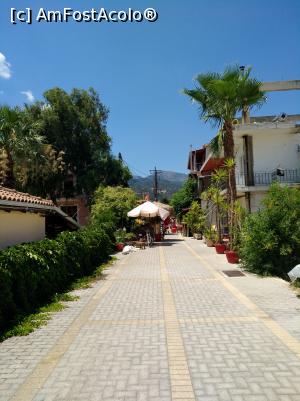 [P06] Intre faleza si strada principala a statiunii » foto by Catalin Mate
 - 
<span class="allrVoted glyphicon glyphicon-heart hidden" id="av891751"></span>
<a class="m-l-10 hidden" id="sv891751" onclick="voting_Foto_DelVot(,891751,3173)" role="button">șterge vot <span class="glyphicon glyphicon-remove"></span></a>
<a id="v9891751" class=" c-red"  onclick="voting_Foto_SetVot(891751)" role="button"><span class="glyphicon glyphicon-heart-empty"></span> <b>LIKE</b> = Votează poza</a> <img class="hidden"  id="f891751W9" src="/imagini/loader.gif" border="0" /><span class="AjErrMes hidden" id="e891751ErM"></span>