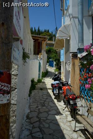 [P01] stradute in Agios Nikitas » foto by Andreea CM
 - 
<span class="allrVoted glyphicon glyphicon-heart hidden" id="av936494"></span>
<a class="m-l-10 hidden" id="sv936494" onclick="voting_Foto_DelVot(,936494,3173)" role="button">șterge vot <span class="glyphicon glyphicon-remove"></span></a>
<a id="v9936494" class=" c-red"  onclick="voting_Foto_SetVot(936494)" role="button"><span class="glyphicon glyphicon-heart-empty"></span> <b>LIKE</b> = Votează poza</a> <img class="hidden"  id="f936494W9" src="/imagini/loader.gif" border="0" /><span class="AjErrMes hidden" id="e936494ErM"></span>