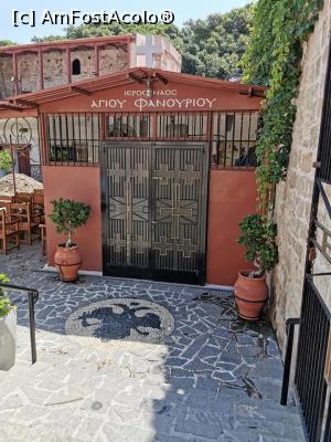 [P10] Biserica Sf Fanurie, curtea interioara » foto by UlianaPirlea
 - 
<span class="allrVoted glyphicon glyphicon-heart hidden" id="av1082426"></span>
<a class="m-l-10 hidden" id="sv1082426" onclick="voting_Foto_DelVot(,1082426,3186)" role="button">șterge vot <span class="glyphicon glyphicon-remove"></span></a>
<a id="v91082426" class=" c-red"  onclick="voting_Foto_SetVot(1082426)" role="button"><span class="glyphicon glyphicon-heart-empty"></span> <b>LIKE</b> = Votează poza</a> <img class="hidden"  id="f1082426W9" src="/imagini/loader.gif" border="0" /><span class="AjErrMes hidden" id="e1082426ErM"></span>