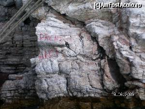 [P15] Nume scrise pe stâncile peşterii Phosphorus Cave » foto by irinad
 - 
<span class="allrVoted glyphicon glyphicon-heart hidden" id="av616422"></span>
<a class="m-l-10 hidden" id="sv616422" onclick="voting_Foto_DelVot(,616422,3186)" role="button">șterge vot <span class="glyphicon glyphicon-remove"></span></a>
<a id="v9616422" class=" c-red"  onclick="voting_Foto_SetVot(616422)" role="button"><span class="glyphicon glyphicon-heart-empty"></span> <b>LIKE</b> = Votează poza</a> <img class="hidden"  id="f616422W9" src="/imagini/loader.gif" border="0" /><span class="AjErrMes hidden" id="e616422ErM"></span>