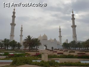[P13] Marea Moschee Abu Dhabi » foto by Aniram
 - 
<span class="allrVoted glyphicon glyphicon-heart hidden" id="av1097613"></span>
<a class="m-l-10 hidden" id="sv1097613" onclick="voting_Foto_DelVot(,1097613,3199)" role="button">șterge vot <span class="glyphicon glyphicon-remove"></span></a>
<a id="v91097613" class=" c-red"  onclick="voting_Foto_SetVot(1097613)" role="button"><span class="glyphicon glyphicon-heart-empty"></span> <b>LIKE</b> = Votează poza</a> <img class="hidden"  id="f1097613W9" src="/imagini/loader.gif" border="0" /><span class="AjErrMes hidden" id="e1097613ErM"></span>