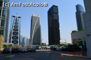 [P28] Poza din fata blocului... <p> un ultim sfat, daca mergeti la Dubai, cautati sa stati in Dubai Marina!  » foto by floraur
 - 
<span class="allrVoted glyphicon glyphicon-heart hidden" id="av911200"></span>
<a class="m-l-10 hidden" id="sv911200" onclick="voting_Foto_DelVot(,911200,3199)" role="button">șterge vot <span class="glyphicon glyphicon-remove"></span></a>
<a id="v9911200" class=" c-red"  onclick="voting_Foto_SetVot(911200)" role="button"><span class="glyphicon glyphicon-heart-empty"></span> <b>LIKE</b> = Votează poza</a> <img class="hidden"  id="f911200W9" src="/imagini/loader.gif" border="0" /><span class="AjErrMes hidden" id="e911200ErM"></span>
