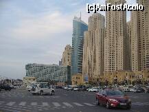[P21] Dubai Marina, Hotel Sofitel - revenim afara, ne indreptam spre plaja, traversasem The Walk, ne aflam in parcarea din vecinatatea plajei, hotelul nostru era unul din cele nisipii. In spatele 'casutelor' (parte componenta a cladirilor) erau gradinile acelea suspendate despre care va vorbeam. » foto by AndreeaG
 - 
<span class="allrVoted glyphicon glyphicon-heart hidden" id="av284920"></span>
<a class="m-l-10 hidden" id="sv284920" onclick="voting_Foto_DelVot(,284920,3199)" role="button">șterge vot <span class="glyphicon glyphicon-remove"></span></a>
<a id="v9284920" class=" c-red"  onclick="voting_Foto_SetVot(284920)" role="button"><span class="glyphicon glyphicon-heart-empty"></span> <b>LIKE</b> = Votează poza</a> <img class="hidden"  id="f284920W9" src="/imagini/loader.gif" border="0" /><span class="AjErrMes hidden" id="e284920ErM"></span>