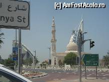 [P14] Dubai - inapoi in oras, moscheie cu minaret si hotelul 'vela', de 7 stele » foto by AndreeaG
 - 
<span class="allrVoted glyphicon glyphicon-heart hidden" id="av285082"></span>
<a class="m-l-10 hidden" id="sv285082" onclick="voting_Foto_DelVot(,285082,3199)" role="button">șterge vot <span class="glyphicon glyphicon-remove"></span></a>
<a id="v9285082" class=" c-red"  onclick="voting_Foto_SetVot(285082)" role="button"><span class="glyphicon glyphicon-heart-empty"></span> <b>LIKE</b> = Votează poza</a> <img class="hidden"  id="f285082W9" src="/imagini/loader.gif" border="0" /><span class="AjErrMes hidden" id="e285082ErM"></span>
