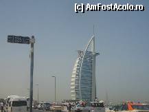 [P15] Dubai - ne apropiem si mai mult de Burj Al Arab, pe Jumeirah Rd » foto by AndreeaG
 - 
<span class="allrVoted glyphicon glyphicon-heart hidden" id="av285083"></span>
<a class="m-l-10 hidden" id="sv285083" onclick="voting_Foto_DelVot(,285083,3199)" role="button">șterge vot <span class="glyphicon glyphicon-remove"></span></a>
<a id="v9285083" class=" c-red"  onclick="voting_Foto_SetVot(285083)" role="button"><span class="glyphicon glyphicon-heart-empty"></span> <b>LIKE</b> = Votează poza</a> <img class="hidden"  id="f285083W9" src="/imagini/loader.gif" border="0" /><span class="AjErrMes hidden" id="e285083ErM"></span>