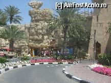 [P18] Dubai - intrare in parcul de distractii Wild Wadi, se afla xhiar pe aleea (inchisa cu bariera) care merge spre Burj Al Arab, care se afla pe o insulita in mare » foto by AndreeaG
 - 
<span class="allrVoted glyphicon glyphicon-heart hidden" id="av285086"></span>
<a class="m-l-10 hidden" id="sv285086" onclick="voting_Foto_DelVot(,285086,3199)" role="button">șterge vot <span class="glyphicon glyphicon-remove"></span></a>
<a id="v9285086" class=" c-red"  onclick="voting_Foto_SetVot(285086)" role="button"><span class="glyphicon glyphicon-heart-empty"></span> <b>LIKE</b> = Votează poza</a> <img class="hidden"  id="f285086W9" src="/imagini/loader.gif" border="0" /><span class="AjErrMes hidden" id="e285086ErM"></span>