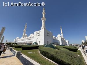 [P10] Moscheea Sheik Zayed din Abu Dhabi » foto by AZE
 - 
<span class="allrVoted glyphicon glyphicon-heart hidden" id="av1475092"></span>
<a class="m-l-10 hidden" id="sv1475092" onclick="voting_Foto_DelVot(,1475092,3199)" role="button">șterge vot <span class="glyphicon glyphicon-remove"></span></a>
<a id="v91475092" class=" c-red"  onclick="voting_Foto_SetVot(1475092)" role="button"><span class="glyphicon glyphicon-heart-empty"></span> <b>LIKE</b> = Votează poza</a> <img class="hidden"  id="f1475092W9" src="/imagini/loader.gif" border="0" /><span class="AjErrMes hidden" id="e1475092ErM"></span>