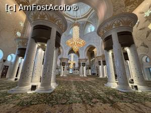 [P13] Moscheea Sheik Zayed din Abu Dhabi,interior » foto by AZE
 - 
<span class="allrVoted glyphicon glyphicon-heart hidden" id="av1475095"></span>
<a class="m-l-10 hidden" id="sv1475095" onclick="voting_Foto_DelVot(,1475095,3199)" role="button">șterge vot <span class="glyphicon glyphicon-remove"></span></a>
<a id="v91475095" class=" c-red"  onclick="voting_Foto_SetVot(1475095)" role="button"><span class="glyphicon glyphicon-heart-empty"></span> <b>LIKE</b> = Votează poza</a> <img class="hidden"  id="f1475095W9" src="/imagini/loader.gif" border="0" /><span class="AjErrMes hidden" id="e1475095ErM"></span>