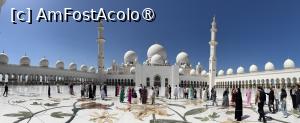 [P09] Moscheea Sheik Zayed din Abu Dhabi » foto by AZE
 - 
<span class="allrVoted glyphicon glyphicon-heart hidden" id="av1475091"></span>
<a class="m-l-10 hidden" id="sv1475091" onclick="voting_Foto_DelVot(,1475091,3199)" role="button">șterge vot <span class="glyphicon glyphicon-remove"></span></a>
<a id="v91475091" class=" c-red"  onclick="voting_Foto_SetVot(1475091)" role="button"><span class="glyphicon glyphicon-heart-empty"></span> <b>LIKE</b> = Votează poza</a> <img class="hidden"  id="f1475091W9" src="/imagini/loader.gif" border="0" /><span class="AjErrMes hidden" id="e1475091ErM"></span>