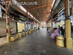 [P06] În gold souq » foto by AZE
 - 
<span class="allrVoted glyphicon glyphicon-heart hidden" id="av1502786"></span>
<a class="m-l-10 hidden" id="sv1502786" onclick="voting_Foto_DelVot(,1502786,3199)" role="button">șterge vot <span class="glyphicon glyphicon-remove"></span></a>
<a id="v91502786" class=" c-red"  onclick="voting_Foto_SetVot(1502786)" role="button"><span class="glyphicon glyphicon-heart-empty"></span> <b>LIKE</b> = Votează poza</a> <img class="hidden"  id="f1502786W9" src="/imagini/loader.gif" border="0" /><span class="AjErrMes hidden" id="e1502786ErM"></span>