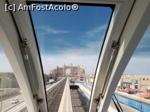 [P19] Cu monorailul spre Atlantis the Palm.  » foto by RelyaV
 - 
<span class="allrVoted glyphicon glyphicon-heart hidden" id="av838885"></span>
<a class="m-l-10 hidden" id="sv838885" onclick="voting_Foto_DelVot(,838885,3199)" role="button">șterge vot <span class="glyphicon glyphicon-remove"></span></a>
<a id="v9838885" class=" c-red"  onclick="voting_Foto_SetVot(838885)" role="button"><span class="glyphicon glyphicon-heart-empty"></span> <b>LIKE</b> = Votează poza</a> <img class="hidden"  id="f838885W9" src="/imagini/loader.gif" border="0" /><span class="AjErrMes hidden" id="e838885ErM"></span>