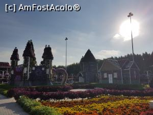 [P22] Miracle Garden-Dubai » foto by RelyaV
 - 
<span class="allrVoted glyphicon glyphicon-heart hidden" id="av838889"></span>
<a class="m-l-10 hidden" id="sv838889" onclick="voting_Foto_DelVot(,838889,3199)" role="button">șterge vot <span class="glyphicon glyphicon-remove"></span></a>
<a id="v9838889" class=" c-red"  onclick="voting_Foto_SetVot(838889)" role="button"><span class="glyphicon glyphicon-heart-empty"></span> <b>LIKE</b> = Votează poza</a> <img class="hidden"  id="f838889W9" src="/imagini/loader.gif" border="0" /><span class="AjErrMes hidden" id="e838889ErM"></span>