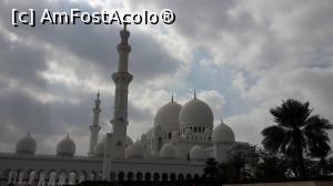 [P03] Marea moschee din Abu Dhabi » foto by asilvioaiei
 - 
<span class="allrVoted glyphicon glyphicon-heart hidden" id="av833911"></span>
<a class="m-l-10 hidden" id="sv833911" onclick="voting_Foto_DelVot(,833911,3202)" role="button">șterge vot <span class="glyphicon glyphicon-remove"></span></a>
<a id="v9833911" class=" c-red"  onclick="voting_Foto_SetVot(833911)" role="button"><span class="glyphicon glyphicon-heart-empty"></span> <b>LIKE</b> = Votează poza</a> <img class="hidden"  id="f833911W9" src="/imagini/loader.gif" border="0" /><span class="AjErrMes hidden" id="e833911ErM"></span>