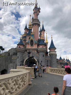 [P02] Castelul din Disneyland » foto by baron
 - 
<span class="allrVoted glyphicon glyphicon-heart hidden" id="av1143888"></span>
<a class="m-l-10 hidden" id="sv1143888" onclick="voting_Foto_DelVot(,1143888,3203)" role="button">șterge vot <span class="glyphicon glyphicon-remove"></span></a>
<a id="v91143888" class=" c-red"  onclick="voting_Foto_SetVot(1143888)" role="button"><span class="glyphicon glyphicon-heart-empty"></span> <b>LIKE</b> = Votează poza</a> <img class="hidden"  id="f1143888W9" src="/imagini/loader.gif" border="0" /><span class="AjErrMes hidden" id="e1143888ErM"></span>