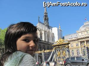 [P19] Ioana pe fundal de catedrală (Notre-Dame)  » foto by Dan-Ioan
 - 
<span class="allrVoted glyphicon glyphicon-heart hidden" id="av692307"></span>
<a class="m-l-10 hidden" id="sv692307" onclick="voting_Foto_DelVot(,692307,3203)" role="button">șterge vot <span class="glyphicon glyphicon-remove"></span></a>
<a id="v9692307" class=" c-red"  onclick="voting_Foto_SetVot(692307)" role="button"><span class="glyphicon glyphicon-heart-empty"></span> <b>LIKE</b> = Votează poza</a> <img class="hidden"  id="f692307W9" src="/imagini/loader.gif" border="0" /><span class="AjErrMes hidden" id="e692307ErM"></span>