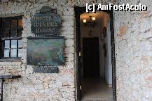 [P02] Aceasta era intrarea in al doilea magazin de vinuri. Camerele sunt mici dar pline de bunatati. » foto by droniucm
 - 
<span class="allrVoted glyphicon glyphicon-heart hidden" id="av276562"></span>
<a class="m-l-10 hidden" id="sv276562" onclick="voting_Foto_DelVot(,276562,3210)" role="button">șterge vot <span class="glyphicon glyphicon-remove"></span></a>
<a id="v9276562" class=" c-red"  onclick="voting_Foto_SetVot(276562)" role="button"><span class="glyphicon glyphicon-heart-empty"></span> <b>LIKE</b> = Votează poza</a> <img class="hidden"  id="f276562W9" src="/imagini/loader.gif" border="0" /><span class="AjErrMes hidden" id="e276562ErM"></span>