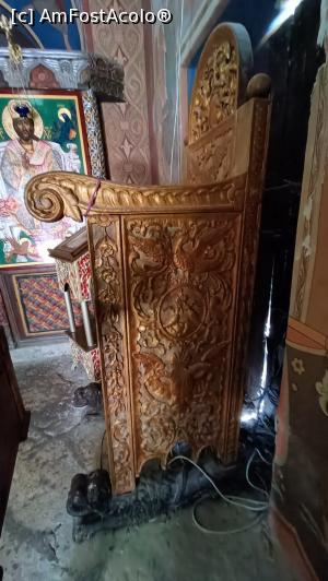 [P13] Tronul de lemn din capela Stella Maris. » foto by tata123 🔱
 - 
<span class="allrVoted glyphicon glyphicon-heart hidden" id="av1373473"></span>
<a class="m-l-10 hidden" id="sv1373473" onclick="voting_Foto_DelVot(,1373473,3210)" role="button">șterge vot <span class="glyphicon glyphicon-remove"></span></a>
<a id="v91373473" class=" c-red"  onclick="voting_Foto_SetVot(1373473)" role="button"><span class="glyphicon glyphicon-heart-empty"></span> <b>LIKE</b> = Votează poza</a> <img class="hidden"  id="f1373473W9" src="/imagini/loader.gif" border="0" /><span class="AjErrMes hidden" id="e1373473ErM"></span>