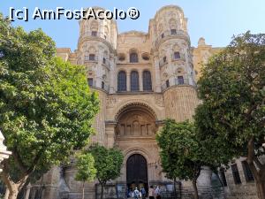 [P03] Catedrala din Malaga, intrarea.  » foto by Aurici
 - 
<span class="allrVoted glyphicon glyphicon-heart hidden" id="av1103741"></span>
<a class="m-l-10 hidden" id="sv1103741" onclick="voting_Foto_DelVot(,1103741,3219)" role="button">șterge vot <span class="glyphicon glyphicon-remove"></span></a>
<a id="v91103741" class=" c-red"  onclick="voting_Foto_SetVot(1103741)" role="button"><span class="glyphicon glyphicon-heart-empty"></span> <b>LIKE</b> = Votează poza</a> <img class="hidden"  id="f1103741W9" src="/imagini/loader.gif" border="0" /><span class="AjErrMes hidden" id="e1103741ErM"></span>