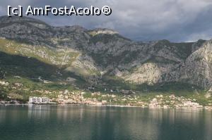 [P01] Fiordul Kotor. Adriatica si muntele.  » foto by Locomotiva
 - 
<span class="allrVoted glyphicon glyphicon-heart hidden" id="av766478"></span>
<a class="m-l-10 hidden" id="sv766478" onclick="voting_Foto_DelVot(,766478,3229)" role="button">șterge vot <span class="glyphicon glyphicon-remove"></span></a>
<a id="v9766478" class=" c-red"  onclick="voting_Foto_SetVot(766478)" role="button"><span class="glyphicon glyphicon-heart-empty"></span> <b>LIKE</b> = Votează poza</a> <img class="hidden"  id="f766478W9" src="/imagini/loader.gif" border="0" /><span class="AjErrMes hidden" id="e766478ErM"></span>