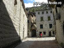 [P31] Kotor - Pe strazile orasului vechi » foto by marius.covaci
 - 
<span class="allrVoted glyphicon glyphicon-heart hidden" id="av137623"></span>
<a class="m-l-10 hidden" id="sv137623" onclick="voting_Foto_DelVot(,137623,3229)" role="button">șterge vot <span class="glyphicon glyphicon-remove"></span></a>
<a id="v9137623" class=" c-red"  onclick="voting_Foto_SetVot(137623)" role="button"><span class="glyphicon glyphicon-heart-empty"></span> <b>LIKE</b> = Votează poza</a> <img class="hidden"  id="f137623W9" src="/imagini/loader.gif" border="0" /><span class="AjErrMes hidden" id="e137623ErM"></span>