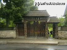 [P05] Poarta prin care se face accesul in curtea bisericii din lemn-Monument Istoric-Sfantul Nicolae-comuma Bogdan Voda . » foto by sportiv
 - 
<span class="allrVoted glyphicon glyphicon-heart hidden" id="av187862"></span>
<a class="m-l-10 hidden" id="sv187862" onclick="voting_Foto_DelVot(,187862,3234)" role="button">șterge vot <span class="glyphicon glyphicon-remove"></span></a>
<a id="v9187862" class=" c-red"  onclick="voting_Foto_SetVot(187862)" role="button"><span class="glyphicon glyphicon-heart-empty"></span> <b>LIKE</b> = Votează poza</a> <img class="hidden"  id="f187862W9" src="/imagini/loader.gif" border="0" /><span class="AjErrMes hidden" id="e187862ErM"></span>