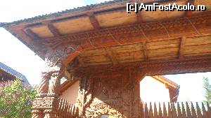 [P19] poarta noua a casei mesterului Patru din Valea Stejarului lucrata in stil autentic maramuresean » foto by amero
 - 
<span class="allrVoted glyphicon glyphicon-heart hidden" id="av510778"></span>
<a class="m-l-10 hidden" id="sv510778" onclick="voting_Foto_DelVot(,510778,3234)" role="button">șterge vot <span class="glyphicon glyphicon-remove"></span></a>
<a id="v9510778" class=" c-red"  onclick="voting_Foto_SetVot(510778)" role="button"><span class="glyphicon glyphicon-heart-empty"></span> <b>LIKE</b> = Votează poza</a> <img class="hidden"  id="f510778W9" src="/imagini/loader.gif" border="0" /><span class="AjErrMes hidden" id="e510778ErM"></span>