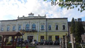 [P32] cladirea care adaposteste hotelul Corona din Sighet » foto by amero
 - 
<span class="allrVoted glyphicon glyphicon-heart hidden" id="av510791"></span>
<a class="m-l-10 hidden" id="sv510791" onclick="voting_Foto_DelVot(,510791,3234)" role="button">șterge vot <span class="glyphicon glyphicon-remove"></span></a>
<a id="v9510791" class=" c-red"  onclick="voting_Foto_SetVot(510791)" role="button"><span class="glyphicon glyphicon-heart-empty"></span> <b>LIKE</b> = Votează poza</a> <img class="hidden"  id="f510791W9" src="/imagini/loader.gif" border="0" /><span class="AjErrMes hidden" id="e510791ErM"></span>