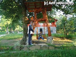[P26] in imensa gradina a pensiunii » foto by marocanu21
 - 
<span class="allrVoted glyphicon glyphicon-heart hidden" id="av394765"></span>
<a class="m-l-10 hidden" id="sv394765" onclick="voting_Foto_DelVot(,394765,3234)" role="button">șterge vot <span class="glyphicon glyphicon-remove"></span></a>
<a id="v9394765" class=" c-red"  onclick="voting_Foto_SetVot(394765)" role="button"><span class="glyphicon glyphicon-heart-empty"></span> <b>LIKE</b> = Votează poza</a> <img class="hidden"  id="f394765W9" src="/imagini/loader.gif" border="0" /><span class="AjErrMes hidden" id="e394765ErM"></span>