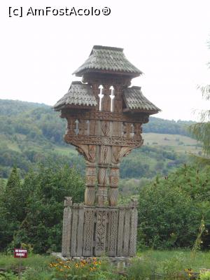 [P15] Maramureș - Troiță sculptată în stil maramureșean. » foto by iulianic
 - 
<span class="allrVoted glyphicon glyphicon-heart hidden" id="av1327660"></span>
<a class="m-l-10 hidden" id="sv1327660" onclick="voting_Foto_DelVot(,1327660,3234)" role="button">șterge vot <span class="glyphicon glyphicon-remove"></span></a>
<a id="v91327660" class=" c-red"  onclick="voting_Foto_SetVot(1327660)" role="button"><span class="glyphicon glyphicon-heart-empty"></span> <b>LIKE</b> = Votează poza</a> <img class="hidden"  id="f1327660W9" src="/imagini/loader.gif" border="0" /><span class="AjErrMes hidden" id="e1327660ErM"></span>