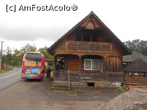 [P21] Sârbi - Autocarul ne aștepta la stradă, lângă o casă de lemn. » foto by iulianic
 - 
<span class="allrVoted glyphicon glyphicon-heart hidden" id="av1337617"></span>
<a class="m-l-10 hidden" id="sv1337617" onclick="voting_Foto_DelVot(,1337617,3234)" role="button">șterge vot <span class="glyphicon glyphicon-remove"></span></a>
<a id="v91337617" class=" c-red"  onclick="voting_Foto_SetVot(1337617)" role="button"><span class="glyphicon glyphicon-heart-empty"></span> <b>LIKE</b> = Votează poza</a> <img class="hidden"  id="f1337617W9" src="/imagini/loader.gif" border="0" /><span class="AjErrMes hidden" id="e1337617ErM"></span>