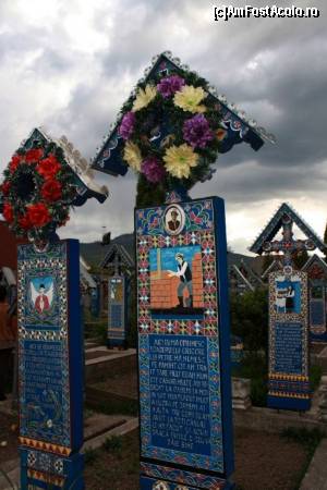 [P08] Cerul dramatic sublinia parcă momentul în care am intrat pe poarta acestui cimitir. Cred că nu aș fi vrut să-l văd pe soare puternic, tocmai pentru contrastul ideatic.  » foto by le_maitre
 - 
<span class="allrVoted glyphicon glyphicon-heart hidden" id="av507020"></span>
<a class="m-l-10 hidden" id="sv507020" onclick="voting_Foto_DelVot(,507020,3234)" role="button">șterge vot <span class="glyphicon glyphicon-remove"></span></a>
<a id="v9507020" class=" c-red"  onclick="voting_Foto_SetVot(507020)" role="button"><span class="glyphicon glyphicon-heart-empty"></span> <b>LIKE</b> = Votează poza</a> <img class="hidden"  id="f507020W9" src="/imagini/loader.gif" border="0" /><span class="AjErrMes hidden" id="e507020ErM"></span>