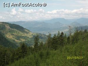 [P32] Munți și văi - priveliște de la Cascada Cailor » foto by puiutea
 - 
<span class="allrVoted glyphicon glyphicon-heart hidden" id="av911540"></span>
<a class="m-l-10 hidden" id="sv911540" onclick="voting_Foto_DelVot(,911540,3234)" role="button">șterge vot <span class="glyphicon glyphicon-remove"></span></a>
<a id="v9911540" class=" c-red"  onclick="voting_Foto_SetVot(911540)" role="button"><span class="glyphicon glyphicon-heart-empty"></span> <b>LIKE</b> = Votează poza</a> <img class="hidden"  id="f911540W9" src="/imagini/loader.gif" border="0" /><span class="AjErrMes hidden" id="e911540ErM"></span>