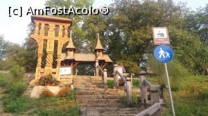 [P02] Biserica de lemn din Desești - poarta » foto by costy69*
 - 
<span class="allrVoted glyphicon glyphicon-heart hidden" id="av796359"></span>
<a class="m-l-10 hidden" id="sv796359" onclick="voting_Foto_DelVot(,796359,3234)" role="button">șterge vot <span class="glyphicon glyphicon-remove"></span></a>
<a id="v9796359" class=" c-red"  onclick="voting_Foto_SetVot(796359)" role="button"><span class="glyphicon glyphicon-heart-empty"></span> <b>LIKE</b> = Votează poza</a> <img class="hidden"  id="f796359W9" src="/imagini/loader.gif" border="0" /><span class="AjErrMes hidden" id="e796359ErM"></span>