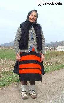 [P26] Iata un costum tipic maramuresean, confectionat in principal din lana de oaie tesuta la razboi si vopsita cu pigmenti naturali iar incaltamintea e din piele de porc » foto by dorgo
 - 
<span class="allrVoted glyphicon glyphicon-heart hidden" id="av122507"></span>
<a class="m-l-10 hidden" id="sv122507" onclick="voting_Foto_DelVot(,122507,3234)" role="button">șterge vot <span class="glyphicon glyphicon-remove"></span></a>
<a id="v9122507" class=" c-red"  onclick="voting_Foto_SetVot(122507)" role="button"><span class="glyphicon glyphicon-heart-empty"></span> <b>LIKE</b> = Votează poza</a> <img class="hidden"  id="f122507W9" src="/imagini/loader.gif" border="0" /><span class="AjErrMes hidden" id="e122507ErM"></span>