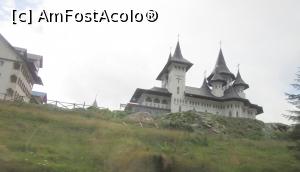 [P11] Mănăstirea Prislop » foto by Michi
 - 
<span class="allrVoted glyphicon glyphicon-heart hidden" id="av1001781"></span>
<a class="m-l-10 hidden" id="sv1001781" onclick="voting_Foto_DelVot(,1001781,3234)" role="button">șterge vot <span class="glyphicon glyphicon-remove"></span></a>
<a id="v91001781" class=" c-red"  onclick="voting_Foto_SetVot(1001781)" role="button"><span class="glyphicon glyphicon-heart-empty"></span> <b>LIKE</b> = Votează poza</a> <img class="hidden"  id="f1001781W9" src="/imagini/loader.gif" border="0" /><span class="AjErrMes hidden" id="e1001781ErM"></span>