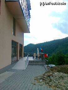 [P26] exterior hotel - vedere din lateral catre fata; erau acolo niste sapaturi... » foto by Chloe
 - 
<span class="allrVoted glyphicon glyphicon-heart hidden" id="av237560"></span>
<a class="m-l-10 hidden" id="sv237560" onclick="voting_Foto_DelVot(,237560,3241)" role="button">șterge vot <span class="glyphicon glyphicon-remove"></span></a>
<a id="v9237560" class=" c-red"  onclick="voting_Foto_SetVot(237560)" role="button"><span class="glyphicon glyphicon-heart-empty"></span> <b>LIKE</b> = Votează poza</a> <img class="hidden"  id="f237560W9" src="/imagini/loader.gif" border="0" /><span class="AjErrMes hidden" id="e237560ErM"></span>