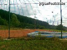 [P29] terenul de tenis/fotbal; si, cred, o piscina dezumflata » foto by Chloe
 - 
<span class="allrVoted glyphicon glyphicon-heart hidden" id="av237564"></span>
<a class="m-l-10 hidden" id="sv237564" onclick="voting_Foto_DelVot(,237564,3241)" role="button">șterge vot <span class="glyphicon glyphicon-remove"></span></a>
<a id="v9237564" class=" c-red"  onclick="voting_Foto_SetVot(237564)" role="button"><span class="glyphicon glyphicon-heart-empty"></span> <b>LIKE</b> = Votează poza</a> <img class="hidden"  id="f237564W9" src="/imagini/loader.gif" border="0" /><span class="AjErrMes hidden" id="e237564ErM"></span>