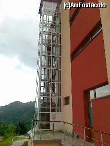 [P31] chiar daca are doar 3 etaje, hotelul are si lift; exterior! » foto by Chloe
 - 
<span class="allrVoted glyphicon glyphicon-heart hidden" id="av237567"></span>
<a class="m-l-10 hidden" id="sv237567" onclick="voting_Foto_DelVot(,237567,3241)" role="button">șterge vot <span class="glyphicon glyphicon-remove"></span></a>
<a id="v9237567" class=" c-red"  onclick="voting_Foto_SetVot(237567)" role="button"><span class="glyphicon glyphicon-heart-empty"></span> <b>LIKE</b> = Votează poza</a> <img class="hidden"  id="f237567W9" src="/imagini/loader.gif" border="0" /><span class="AjErrMes hidden" id="e237567ErM"></span>