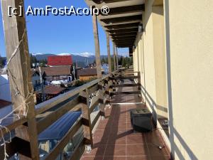 [P18] Vila Panoramic Păltiniş - balconul din faţă » foto by nicole33
 - 
<span class="allrVoted glyphicon glyphicon-heart hidden" id="av1420152"></span>
<a class="m-l-10 hidden" id="sv1420152" onclick="voting_Foto_DelVot(,1420152,3253)" role="button">șterge vot <span class="glyphicon glyphicon-remove"></span></a>
<a id="v91420152" class=" c-red"  onclick="voting_Foto_SetVot(1420152)" role="button"><span class="glyphicon glyphicon-heart-empty"></span> <b>LIKE</b> = Votează poza</a> <img class="hidden"  id="f1420152W9" src="/imagini/loader.gif" border="0" /><span class="AjErrMes hidden" id="e1420152ErM"></span>