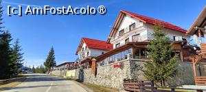 [P01] DJ 106A și pensiunea Alpina-Casi, imediat prin dreapta ei se deschide *strada ce duce la Vila Panoramic. » foto by tata123 🔱
 - 
<span class="allrVoted glyphicon glyphicon-heart hidden" id="av1419860"></span>
<a class="m-l-10 hidden" id="sv1419860" onclick="voting_Foto_DelVot(,1419860,3253)" role="button">șterge vot <span class="glyphicon glyphicon-remove"></span></a>
<a id="v91419860" class=" c-red"  onclick="voting_Foto_SetVot(1419860)" role="button"><span class="glyphicon glyphicon-heart-empty"></span> <b>LIKE</b> = Votează poza</a> <img class="hidden"  id="f1419860W9" src="/imagini/loader.gif" border="0" /><span class="AjErrMes hidden" id="e1419860ErM"></span>