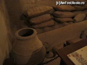 [P10] Nizwa Fort - magazia pentru alimente si saci de curmale » foto by Mirna
 - 
<span class="allrVoted glyphicon glyphicon-heart hidden" id="av624787"></span>
<a class="m-l-10 hidden" id="sv624787" onclick="voting_Foto_DelVot(,624787,3254)" role="button">șterge vot <span class="glyphicon glyphicon-remove"></span></a>
<a id="v9624787" class=" c-red"  onclick="voting_Foto_SetVot(624787)" role="button"><span class="glyphicon glyphicon-heart-empty"></span> <b>LIKE</b> = Votează poza</a> <img class="hidden"  id="f624787W9" src="/imagini/loader.gif" border="0" /><span class="AjErrMes hidden" id="e624787ErM"></span>