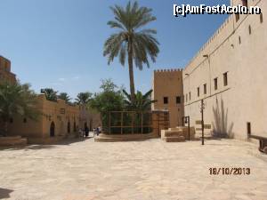 [P02] Nizwa Fort » foto by Mirna
 - 
<span class="allrVoted glyphicon glyphicon-heart hidden" id="av624779"></span>
<a class="m-l-10 hidden" id="sv624779" onclick="voting_Foto_DelVot(,624779,3254)" role="button">șterge vot <span class="glyphicon glyphicon-remove"></span></a>
<a id="v9624779" class=" c-red"  onclick="voting_Foto_SetVot(624779)" role="button"><span class="glyphicon glyphicon-heart-empty"></span> <b>LIKE</b> = Votează poza</a> <img class="hidden"  id="f624779W9" src="/imagini/loader.gif" border="0" /><span class="AjErrMes hidden" id="e624779ErM"></span>