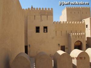 [P03] Nizwa Fort » foto by Mirna
 - 
<span class="allrVoted glyphicon glyphicon-heart hidden" id="av624780"></span>
<a class="m-l-10 hidden" id="sv624780" onclick="voting_Foto_DelVot(,624780,3254)" role="button">șterge vot <span class="glyphicon glyphicon-remove"></span></a>
<a id="v9624780" class=" c-red"  onclick="voting_Foto_SetVot(624780)" role="button"><span class="glyphicon glyphicon-heart-empty"></span> <b>LIKE</b> = Votează poza</a> <img class="hidden"  id="f624780W9" src="/imagini/loader.gif" border="0" /><span class="AjErrMes hidden" id="e624780ErM"></span>