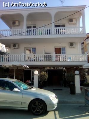 [P02] Hotel Korali - intrarea si terasa » foto by dorinakiss
 - 
<span class="allrVoted glyphicon glyphicon-heart hidden" id="av1104979"></span>
<a class="m-l-10 hidden" id="sv1104979" onclick="voting_Foto_DelVot(,1104979,3261)" role="button">șterge vot <span class="glyphicon glyphicon-remove"></span></a>
<a id="v91104979" class=" c-red"  onclick="voting_Foto_SetVot(1104979)" role="button"><span class="glyphicon glyphicon-heart-empty"></span> <b>LIKE</b> = Votează poza</a> <img class="hidden"  id="f1104979W9" src="/imagini/loader.gif" border="0" /><span class="AjErrMes hidden" id="e1104979ErM"></span>