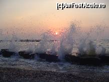 [P10] rasarit de soare pe plaja jupiter » foto by mayad
 - 
<span class="allrVoted glyphicon glyphicon-heart hidden" id="av105587"></span>
<a class="m-l-10 hidden" id="sv105587" onclick="voting_Foto_DelVot(,105587,3264)" role="button">șterge vot <span class="glyphicon glyphicon-remove"></span></a>
<a id="v9105587" class=" c-red"  onclick="voting_Foto_SetVot(105587)" role="button"><span class="glyphicon glyphicon-heart-empty"></span> <b>LIKE</b> = Votează poza</a> <img class="hidden"  id="f105587W9" src="/imagini/loader.gif" border="0" /><span class="AjErrMes hidden" id="e105587ErM"></span>