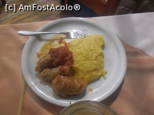 [P11] Sărmăluțe cu mămăliguță la restaurantul hotelului Delta. Mâncarea foarte bună și consistentă. Aveți grijă să nu vă îngrășați; eu am pus pe mine 4 kg.  » foto by crisbal
 - 
<span class="allrVoted glyphicon glyphicon-heart hidden" id="av887941"></span>
<a class="m-l-10 hidden" id="sv887941" onclick="voting_Foto_DelVot(,887941,3264)" role="button">șterge vot <span class="glyphicon glyphicon-remove"></span></a>
<a id="v9887941" class=" c-red"  onclick="voting_Foto_SetVot(887941)" role="button"><span class="glyphicon glyphicon-heart-empty"></span> <b>LIKE</b> = Votează poza</a> <img class="hidden"  id="f887941W9" src="/imagini/loader.gif" border="0" /><span class="AjErrMes hidden" id="e887941ErM"></span>